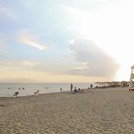 דירה Roa Seaside